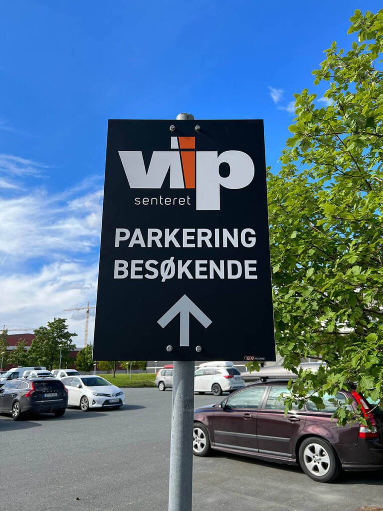 Parkeringsskilt for VIP-senteret.